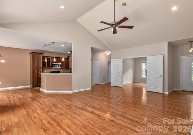 Photo 3 of Single family home for sale at 509 Shamrock Dr, Asheville, NC 28803 | MLS# 4402725 | Listing updated on 2026-09-04