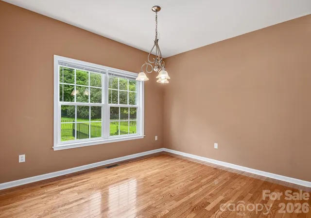 Photo 4 of Single family home for sale at 509 Shamrock Dr, Asheville, NC 28803 | MLS# 4402725 | Listing updated on 2026-09-04