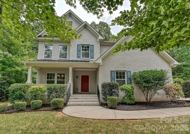 Photo 1 of Single family home for sale at 1336 Huntcliff Dr, Waxhaw, NC 28173 | MLS# 4402736 | Listing updated on 2026-09-19
