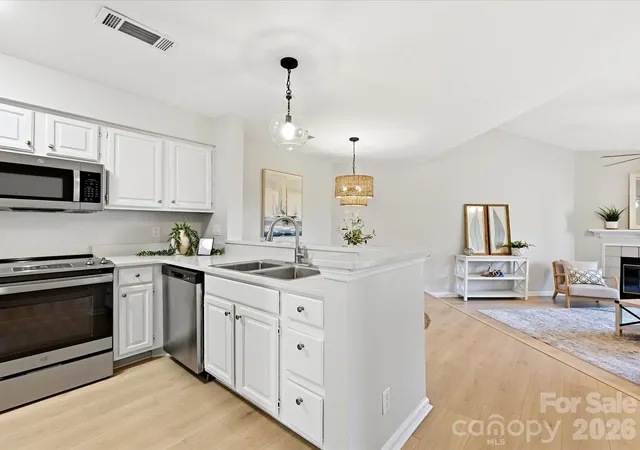 5th image of 18817 Nautical Dr #302, Cornelius, NC 28031 | MLS# 4402738