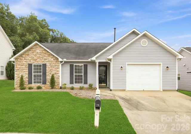 Photo 2 of Single family home for sale at 99 Yadkin Rd, Fletcher, NC 28732 | MLS# 4402740 | Listing updated on 2026-08-19