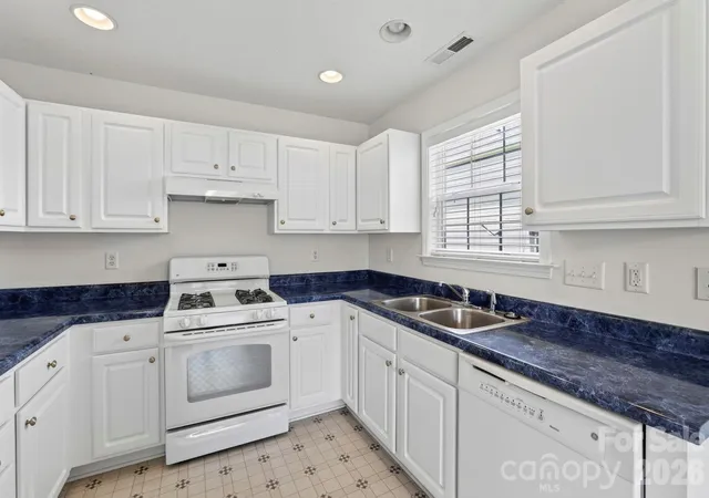 Photo 4 of Single family home for sale at 99 Yadkin Rd, Fletcher, NC 28732 | MLS# 4402740 | Listing updated on 2026-08-19