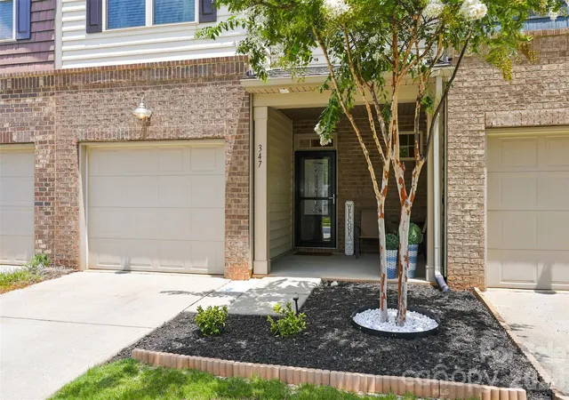Photo 2 of Townhouse for sale at 347 Kennebel Pl, Fort Mill, SC 29715 | MLS# 4402744 | Listing updated on 2026-10-15