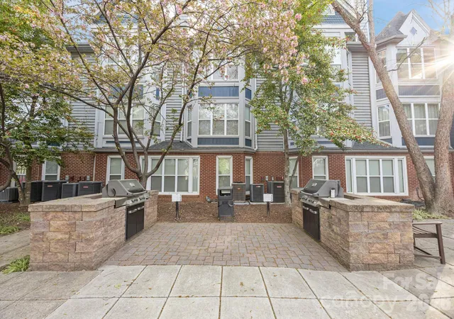 Listing Photo 2 - Condo for sale in building located at 525 N Graham St, Charlotte, NC 28202 - Unit #2E