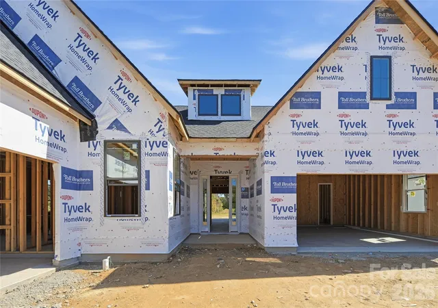 Photo 3 of Single family home for sale at 1020 Courtney Ln, Wesley Chapel, NC 28173 | MLS# 4402769 | Listing updated on 2026-10-18