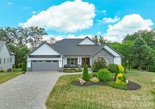 Photo 1 of Single family home for sale at 549 Daniel Cir Dr, Mills River, NC 28759 | MLS# 4402776 | Listing updated on 2026-07-22