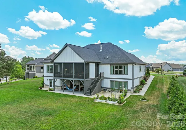 Photo 3 of Single family home for sale at 549 Daniel Cir Dr, Mills River, NC 28759 | MLS# 4402776 | Listing updated on 2026-07-22