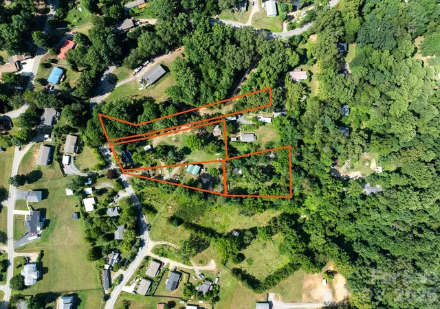 Photo 2 of Single family home for sale at 230 Pisgah View Rd, Asheville, NC 28806 | MLS# 4402777 | Listing updated on 2026-07-14