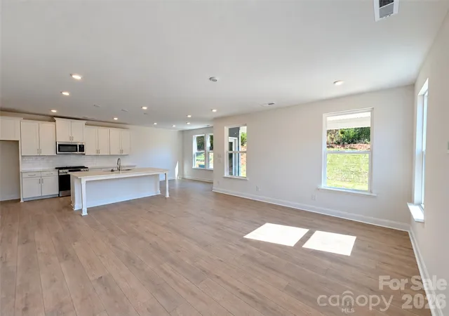 Photo 3 of Single family home for sale at 123 Plover Ln, Mooresville, NC 28115 | MLS# 4402778 | Listing updated on 2026-10-04