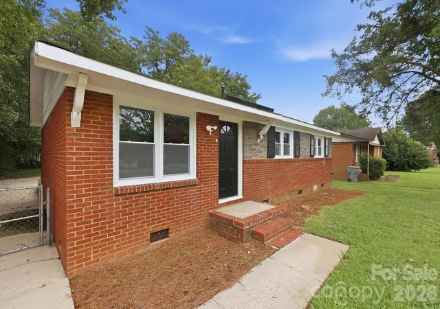 Photo 3 of Single family home for sale at 9430 Trinity Rd, Charlotte, NC 28216 | MLS# 4402794 | Listing updated on 2026-09-09