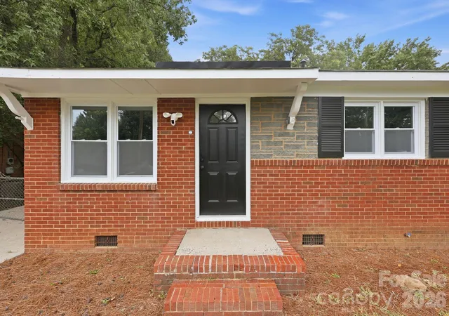 Photo 3 of Single family home for sale at 9430 Trinity Rd, Charlotte, NC 28216 | MLS# 4402794 | Listing updated on 2026-09-09