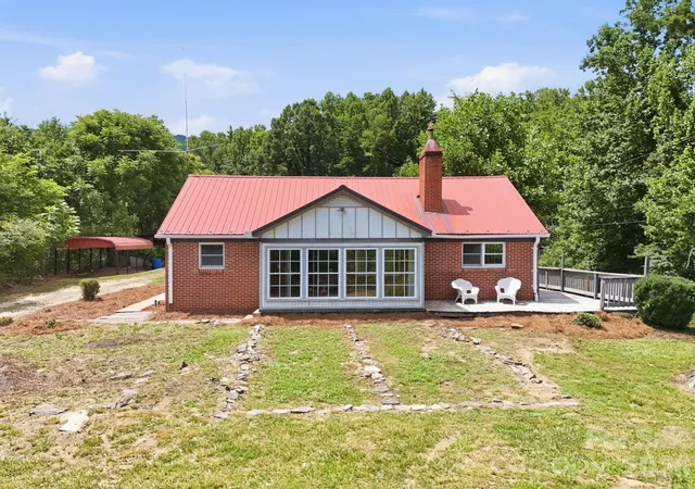 Photo 1 of Single family home for sale at 4125 Nc 226a, Marion, NC 28752 | MLS# 4402803 | Listing updated on 2026-08-31
