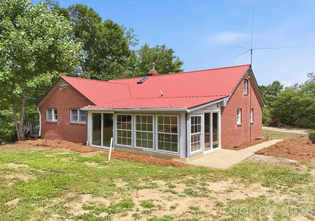Photo 4 of Single family home for sale at 4125 Nc 226a, Marion, NC 28752 | MLS# 4402803 | Listing updated on 2026-08-31