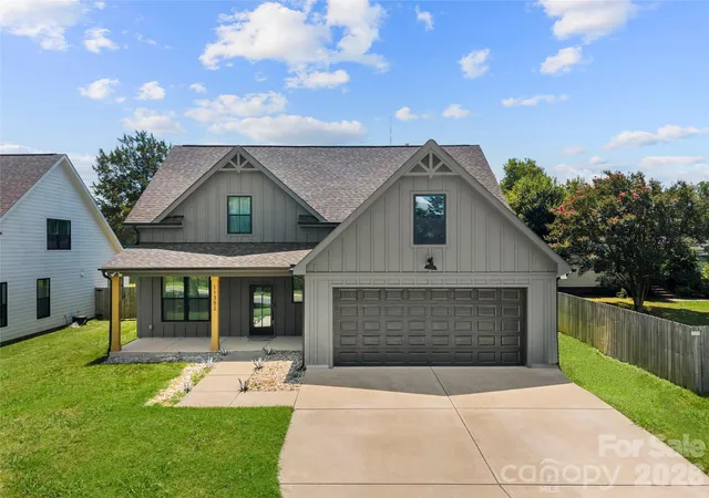 Photo 1 of Single family home for sale at 11352 Timber Ridge Rd, Charlotte, NC 28213 | MLS# 4402806 | Listing updated on 2026-09-02