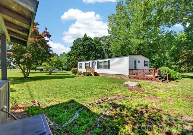 Photo 3 of Sale Pending at 331 Shiloh Rd S, York, SC 29745 | MLS# 4402807 | Listing updated on 2026-08-26