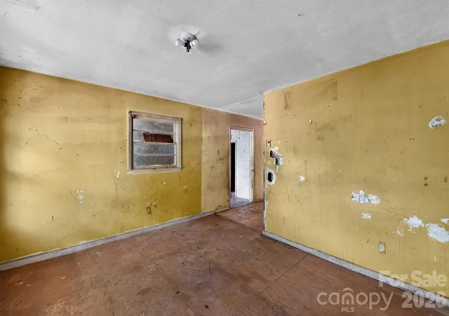 5th image of 1393 Field Cir, Hickory, NC 28602 | MLS# 4402821
