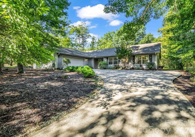 Photo 2 of Single family home for sale at 141 Dalton Ct, Lake Lure, NC 28746 | MLS# 4402828 | Listing updated on 2026-08-31