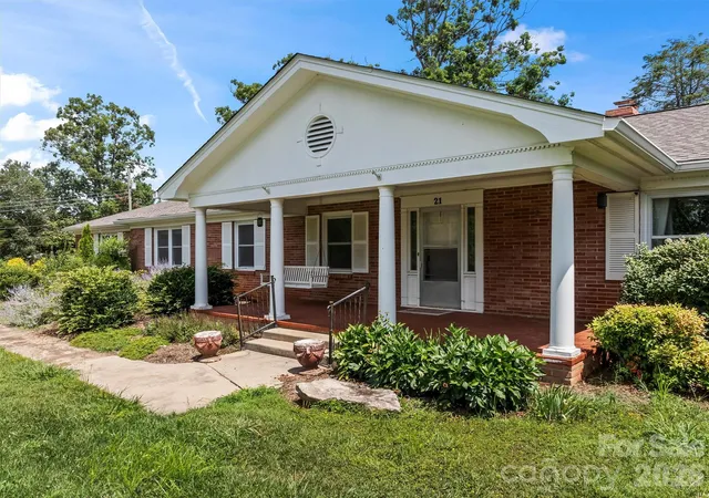 2nd image of 21 Hamburg Dr, Weaverville, NC 28787 | MLS# 4402832