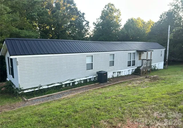4th image of 69 Woodmont Dr, Nebo, NC 28761 | MLS# 4402837