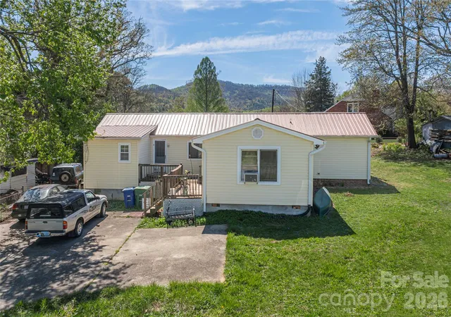 Single family home for sale at 11 E Porter Rd, Asheville, NC 28803 | MLS# 4402844