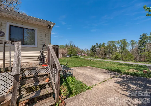 Photo 2 of Single family home for sale at 11 E Porter Rd, Asheville, NC 28803 | MLS# 4402844 | Listing updated on 2026-10-02