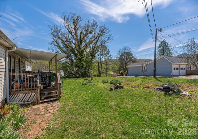 Photo 4 of Single family home for sale at 11 E Porter Rd, Asheville, NC 28803 | MLS# 4402844 | Listing updated on 2026-10-02