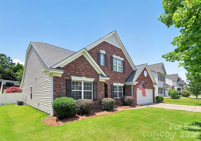 Photo 4 of Single family home for sale at 2053 Argentum Ave, Fort Mill, SC 29707 | MLS# 4402862 | Listing updated on 2026-08-28