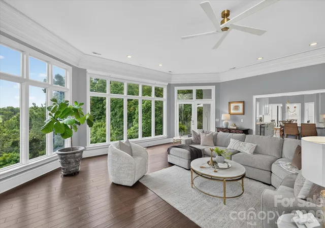 Photo 4 of Single family home for sale at 6812 Linkside Ct, Charlotte, NC 28277 | MLS# 4402893 | Listing updated on 2026-09-02