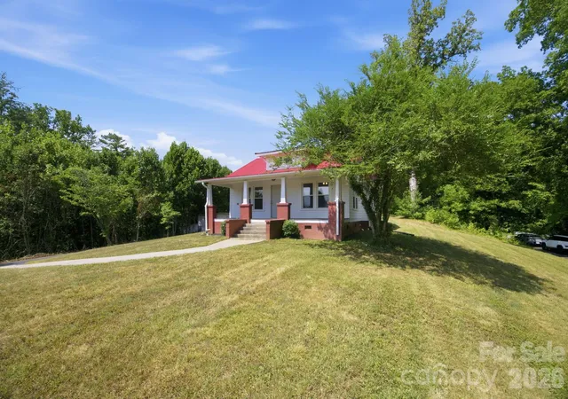 Photo 4 of Single family home for sale at 661 Lenoir Rd, Morganton, NC 28655 | MLS# 4402900 | Listing updated on 2026-08-22