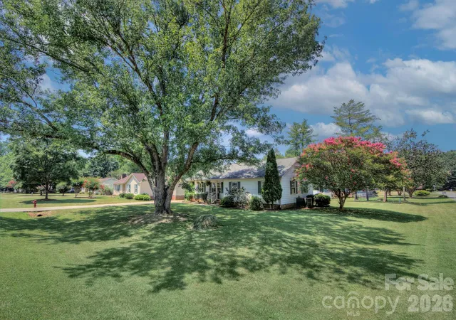 Homes for sale in Gastonia, NC | 2603 Cherokee Ct, Gastonia, NC 28056 | MLS# 4402917