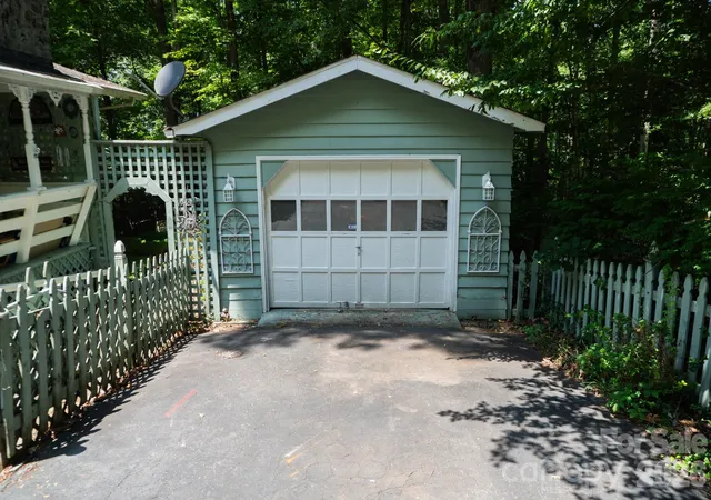 Photo 3 of Single family home for sale at 104 Ash Dr, Maggie Valley, NC 28751 | MLS# 4402926 | Listing updated on 2026-08-09