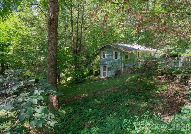 Photo 5 of Single family home for sale at 104 Ash Dr, Maggie Valley, NC 28751 | MLS# 4402926 | Listing updated on 2026-08-09