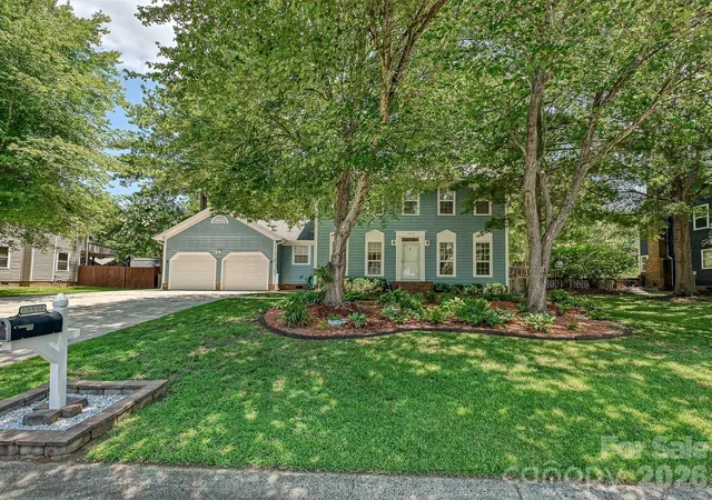 1st image of 13518 Krislyn Woods Pl, Charlotte, NC 28278 | MLS# 4402936