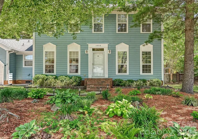 3rd image of 13518 Krislyn Woods Pl, Charlotte, NC 28278 | MLS# 4402936