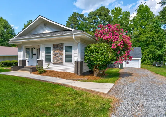 4th image of 507 S Elm St, Cherryville, NC 28021 | MLS# 4402941