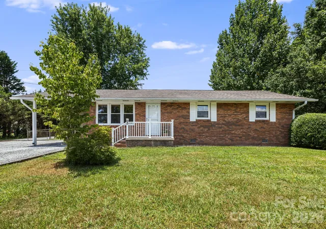Homes for sale in Brevard, NC | 490 Ecusta Rd, Brevard, NC 28712 | MLS# 4402945
