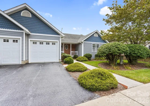 2nd image of 315 Charlestown Dr, Hendersonville, NC 28792 | MLS# 4402982