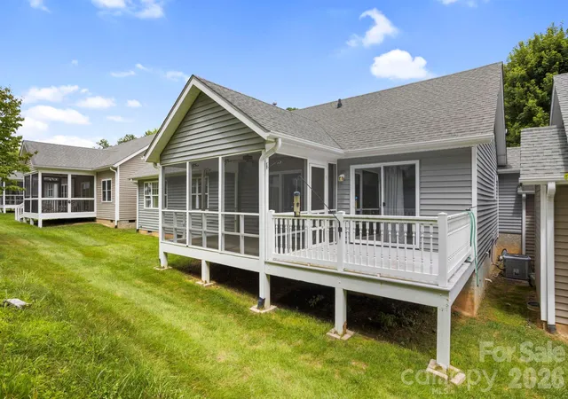 30th image of 315 Charlestown Dr, Hendersonville, NC 28792 | MLS# 4402982