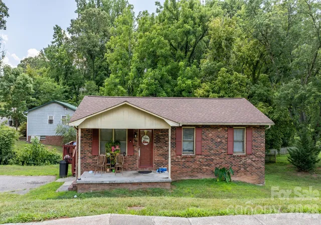 1st image of 101 Fifth St, Morganton, NC 28655 | MLS# 4402996