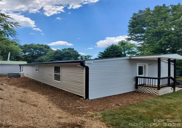 Photo 3 of Single family home for sale at 64 P J Dr, Waynesville, NC 28786 | MLS# 4402997 | Listing updated on 2026-09-28