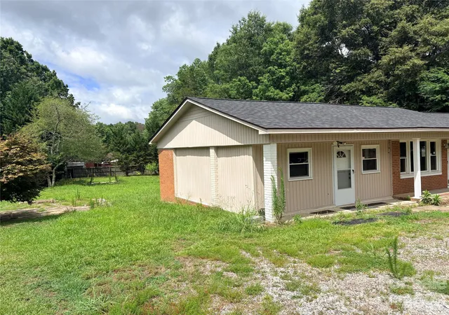 Homes for sale in Lancaster, SC | 620 Baker Pl Rd, Lancaster, SC 29720 | MLS# 4403016
