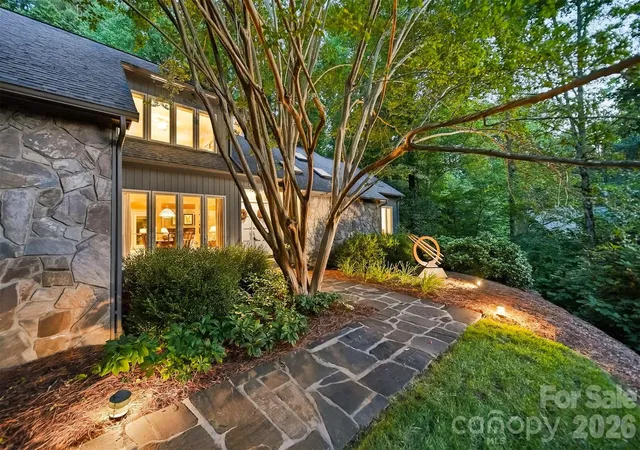 2nd image of 414 Stonecroft Dr Se, Lenoir, NC 28645 | MLS# 4403017