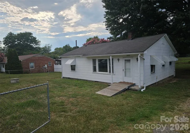1st image of 1515 16th Ave Ne, Hickory, NC 28601 | MLS# 4403029