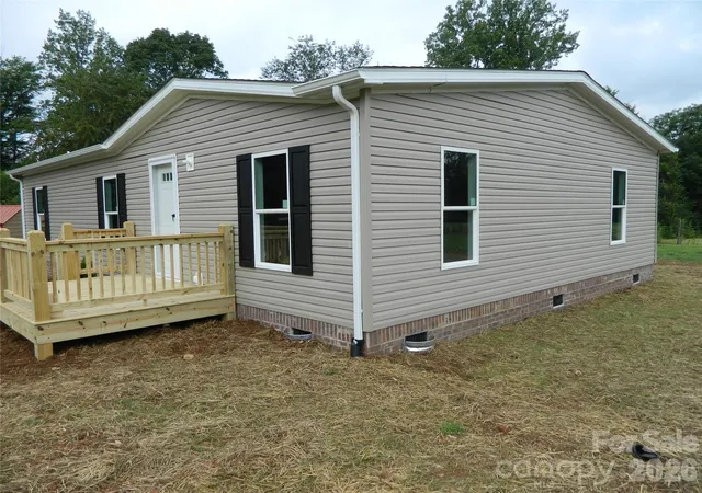 Photo 3 of Single family home for sale at 3944 Hollywood Ridge Rd Ne, Lenoir, NC 28645 | MLS# 4403035 | Listing updated on 2026-10-05