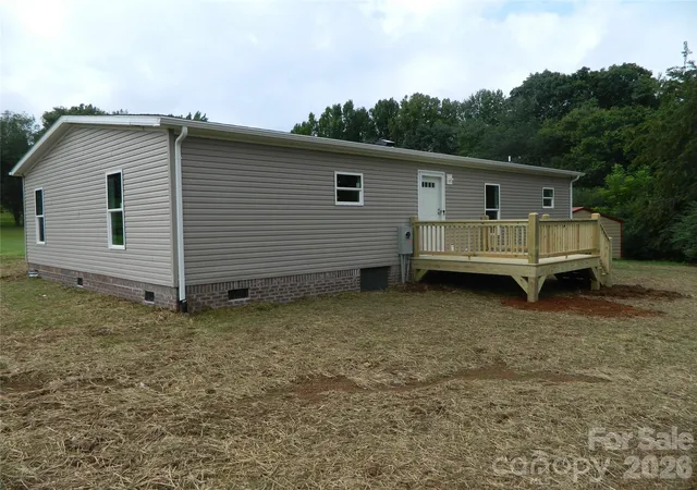 Photo 4 of Single family home for sale at 3944 Hollywood Ridge Rd NE, Lenoir, NC 28645 | MLS# 4403035 | Listing updated on 2026-10-05