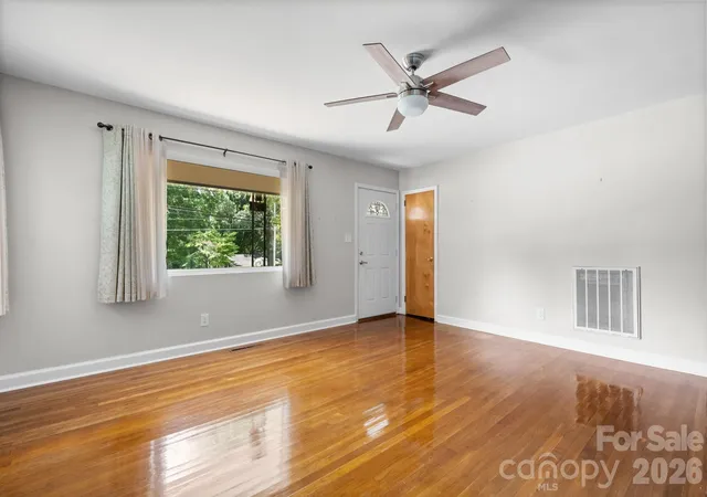 Photo 4 of Single family home for sale at 704 4th Street SW, Conover, NC 28613 | MLS# 4403036 | Listing updated on 2026-09-19