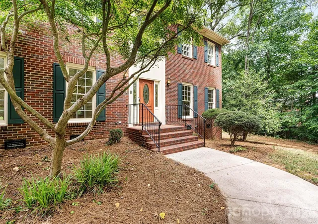 Photo 2 of Single family home for sale at 5321 Saddlewood Ln, Mint Hill, NC 28227 | MLS# 4403037 | Listing updated on 2026-09-03
