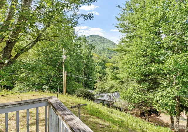 Photo 4 of Single family home for sale at 144 Florida Hl Dr, Green Mountain, NC 28740 | MLS# 4403040 | Listing updated on 2026-07-25