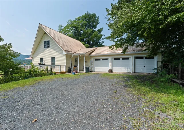2nd image of 530 West Side Rd, Burnsville, NC 28714 | MLS# 4403042