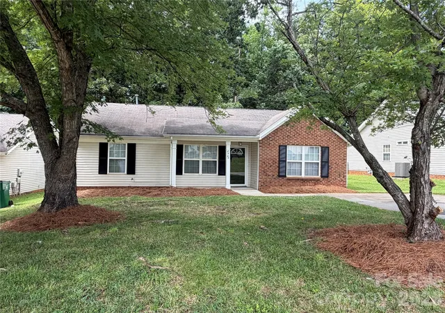 Photo 1 of Sale Pending at 2502 Hemby Woods Dr, Charlotte, NC 28262 | MLS# 4403067 | Listing updated on 2026-07-24